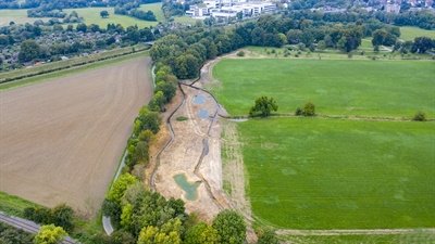 Der Geithebach, der im Umfeld des Burghügels renaturiert wurde (Foto: Stadt Hamm).