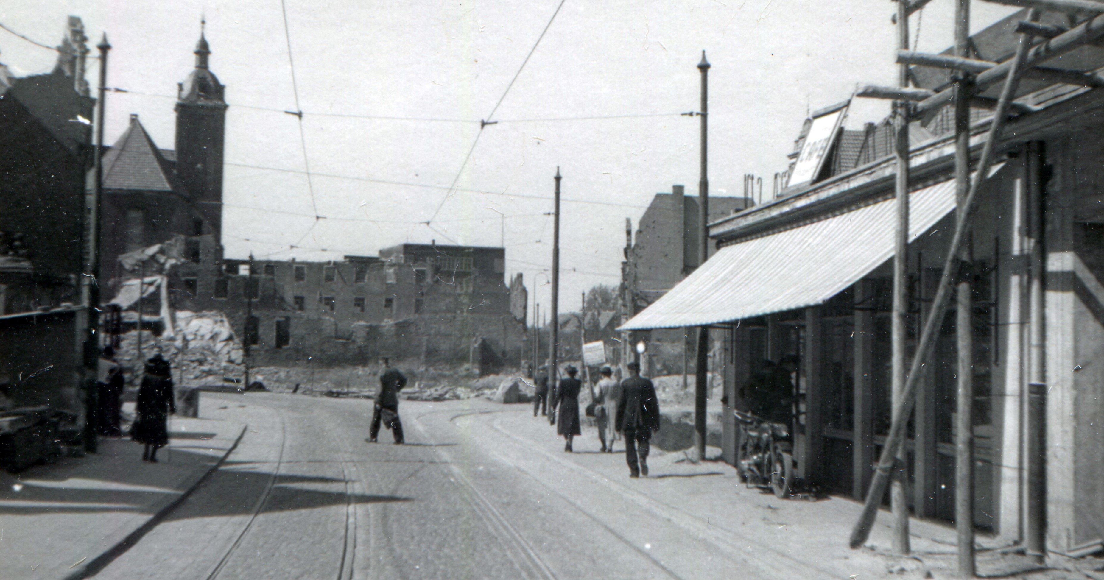 Café Grotemeyer Erdgeschoss mit Markise 1949