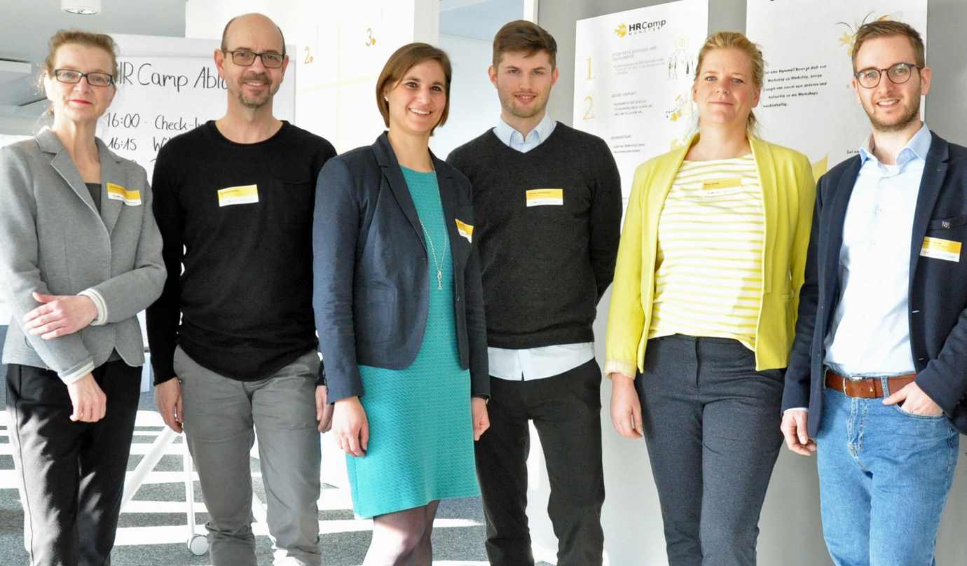 Haben das erste HRCamp Münster organisiert und erfolgreich durchgeführt (v.l.): Dr. Christina Willerding (Wirtschaftsförderung Münster GmbH), Burkhard Hanke (zeb), Denise Schlutow (Ärzteversorgung Westfalen-Lippe), Christian Heidemeyer (echometer), Birgit Zander (Zweitag GmbH), Bastian Kamp (Student). Foto: Wirtschaftsförderung Münster GmbH/Martin Rühle