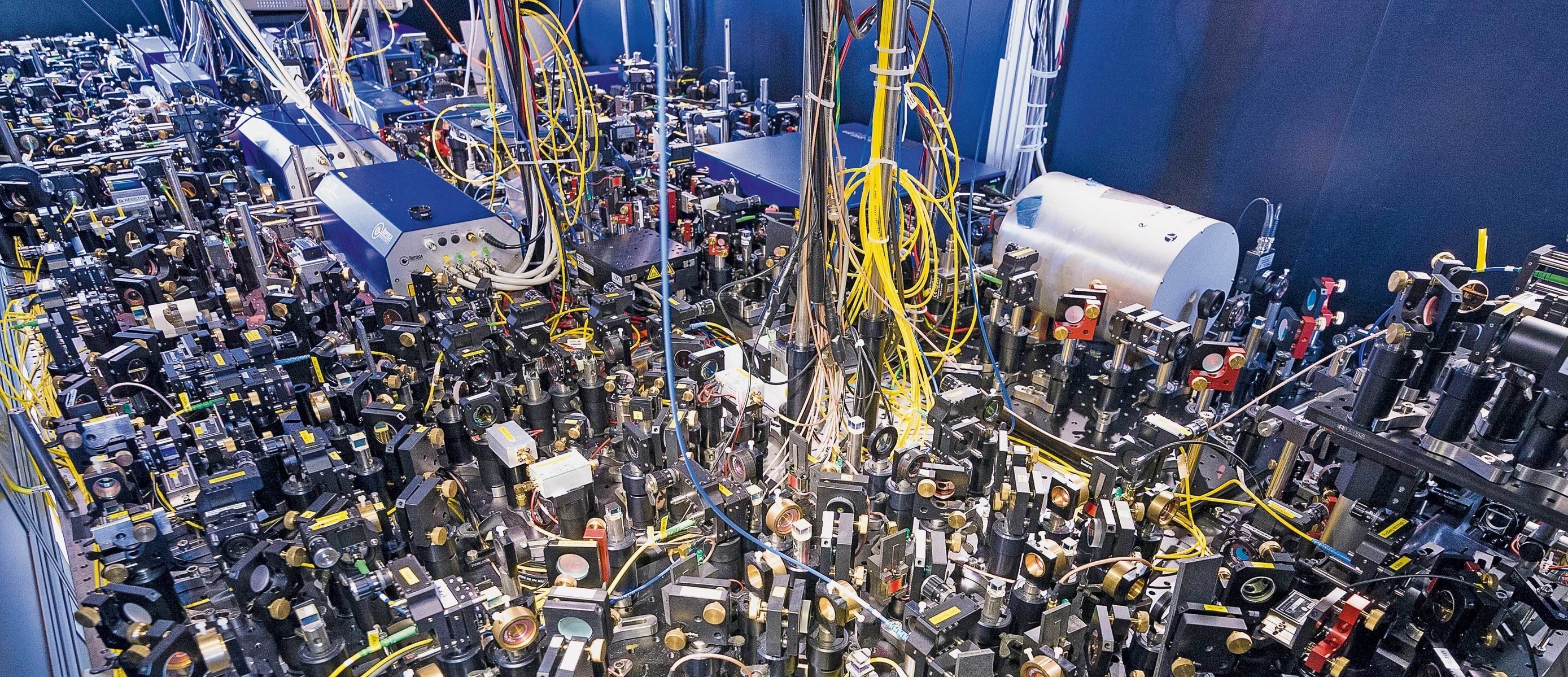 Hightech-Netzwerk: Quantenexperimente, wie sie etwa am Max-Planck-Institut für Quantenoptik gemacht werden, sind mit großem technischen Aufwand verbunden. Das Munich Quantum Valley wird der Wissenschaft und der Industrie eine Infrastruktur für solche Experimente zur Verfügung stellen.  © Axel Griesch