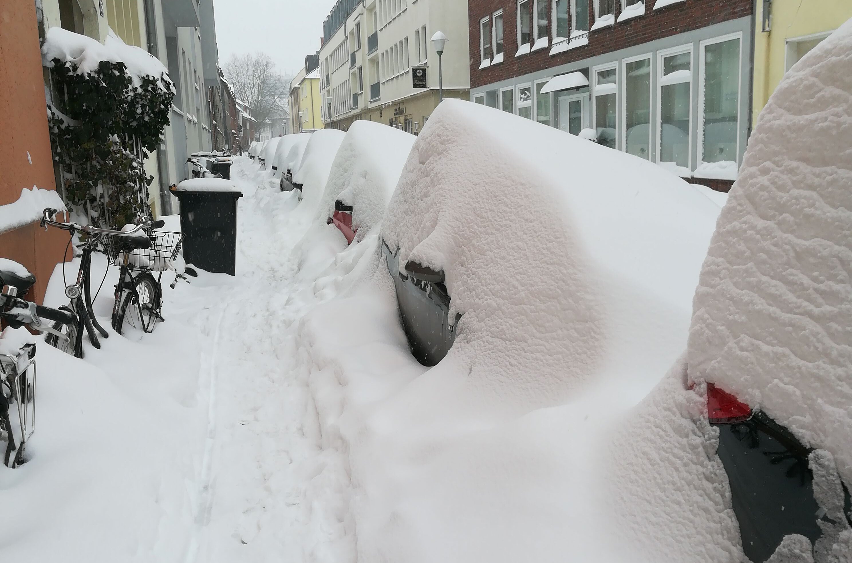 Erste Herausforderung. Auto finden! Dann Ausparken?