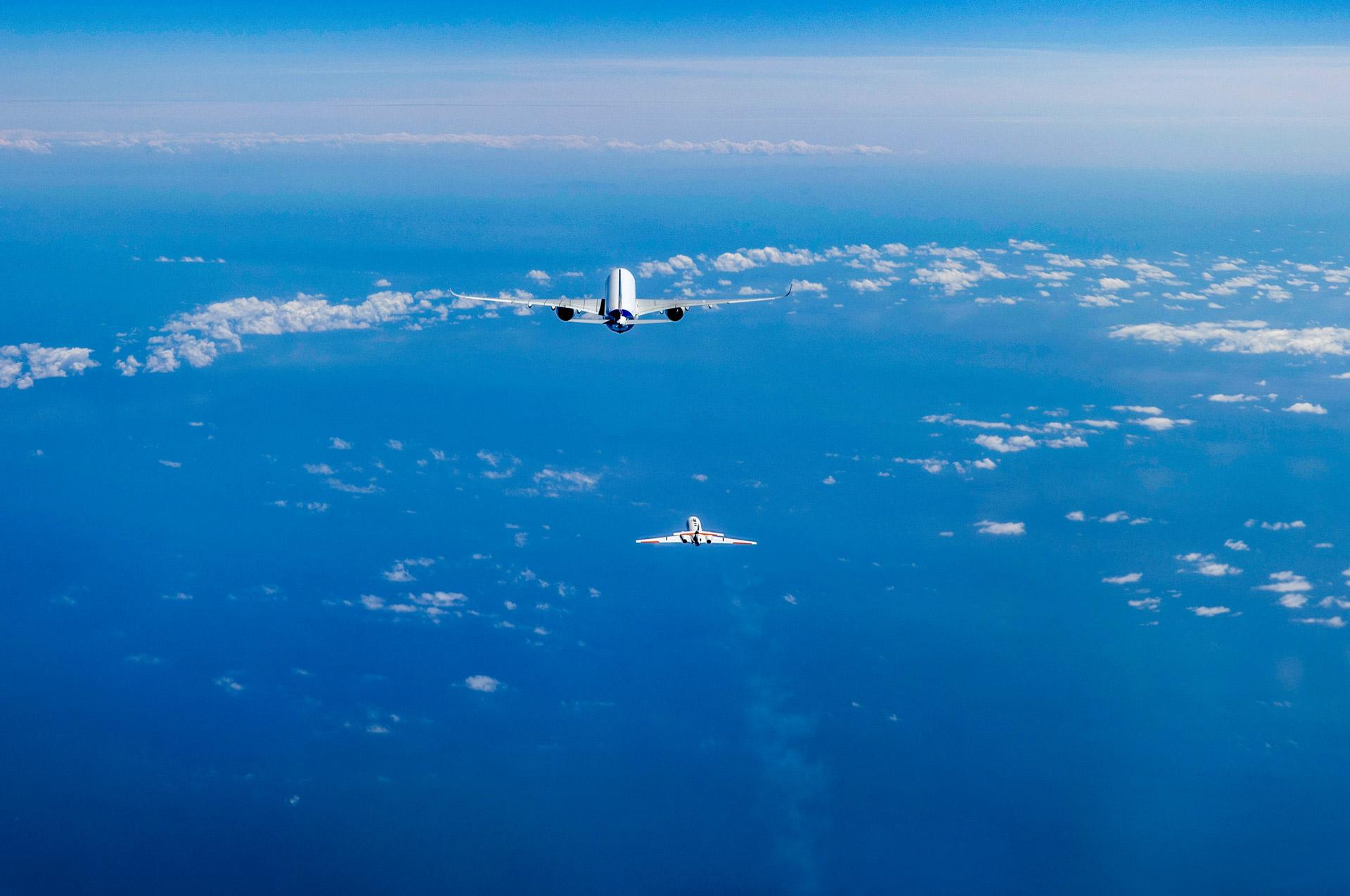 DLR-Fal­con 20E im Ab­gas­s­trahl des Air­bus A350  Bild 1/5, Credit: © Airbus/S. Ramadier