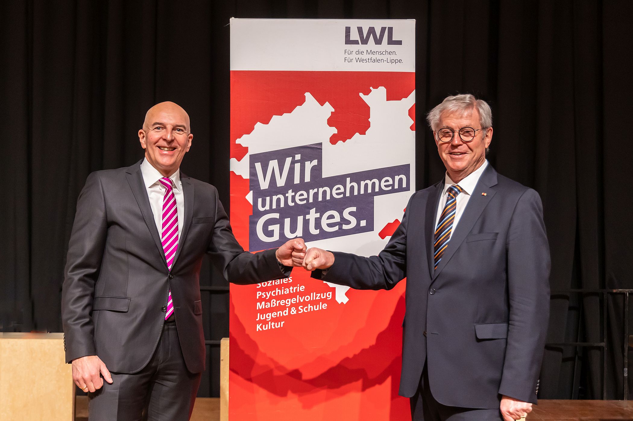 Der neue Direktor des Landschaftsverbandes Westfalen-Lippe (LWL) Dr. Georg Lunemann und der Vorsitzende der LWL-Landschaftsversammlung Klaus Baumann. Foto: LWL/Witte