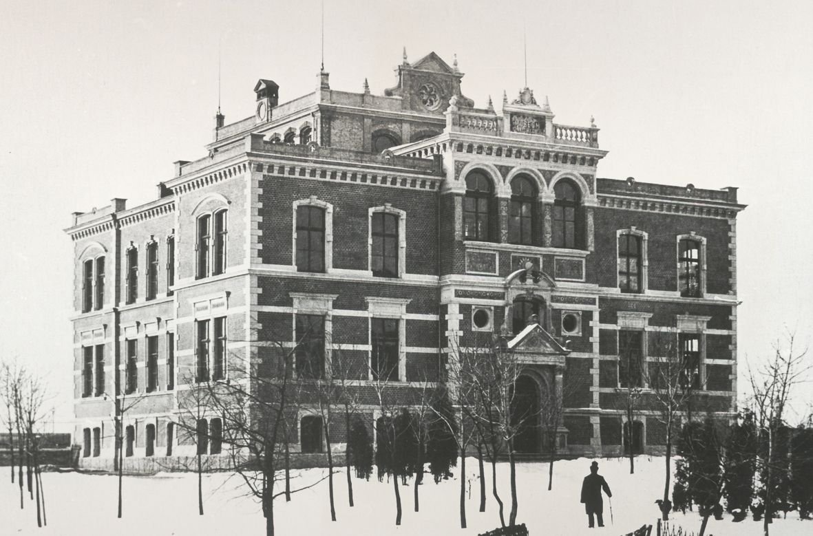 Das ehemalige Museumsgebäude, am alten Zoogelände am unteren Teil des Aasees gelegen. / Foto: LWL-Museum für Naturkunde