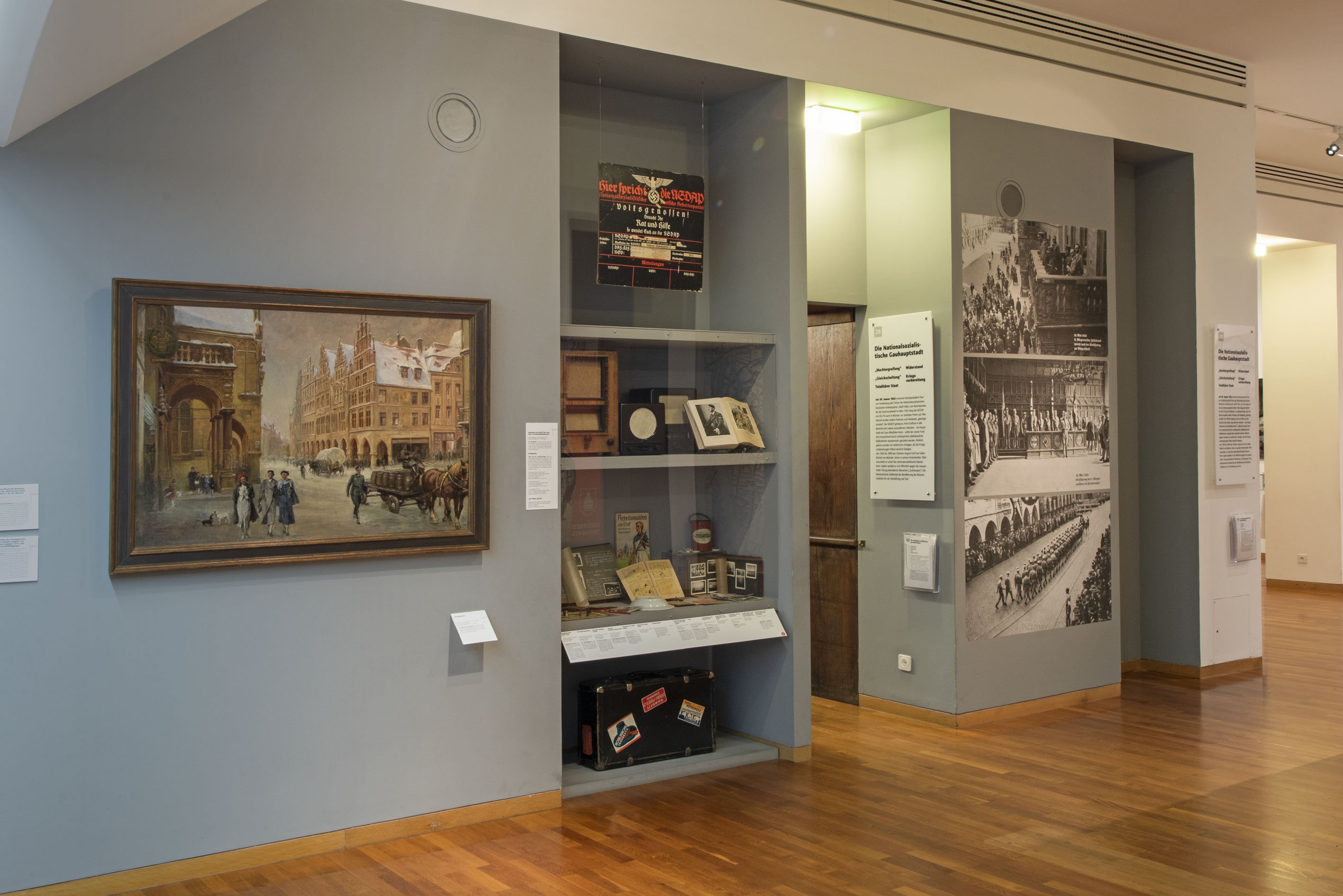 Ein Blick ins Kabinett 28, das Münsters Geschichte im Nationalsozialismus zeigt./Stadtmuseum Münster.