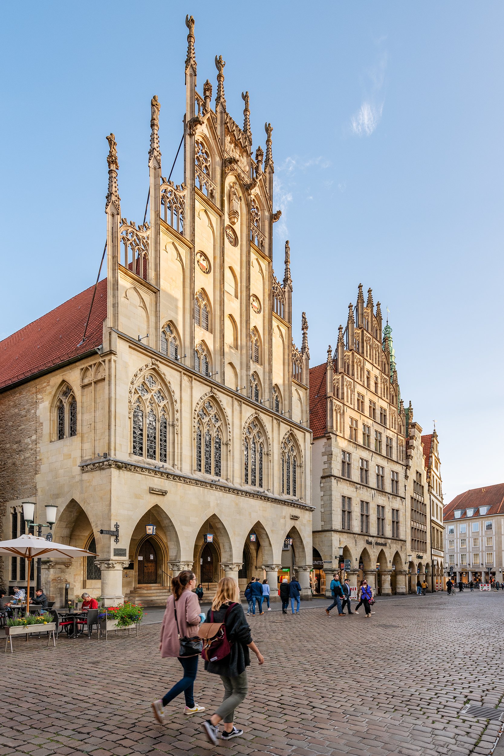 Ob Stadthafen oder Prinzipalmarkt, Münster zieht mit seinem Angebots-Mix auch in Corona-Zeiten überdurchschnittlich viele Gäste an. /Münster Marketing / Dagmar Schwelle.