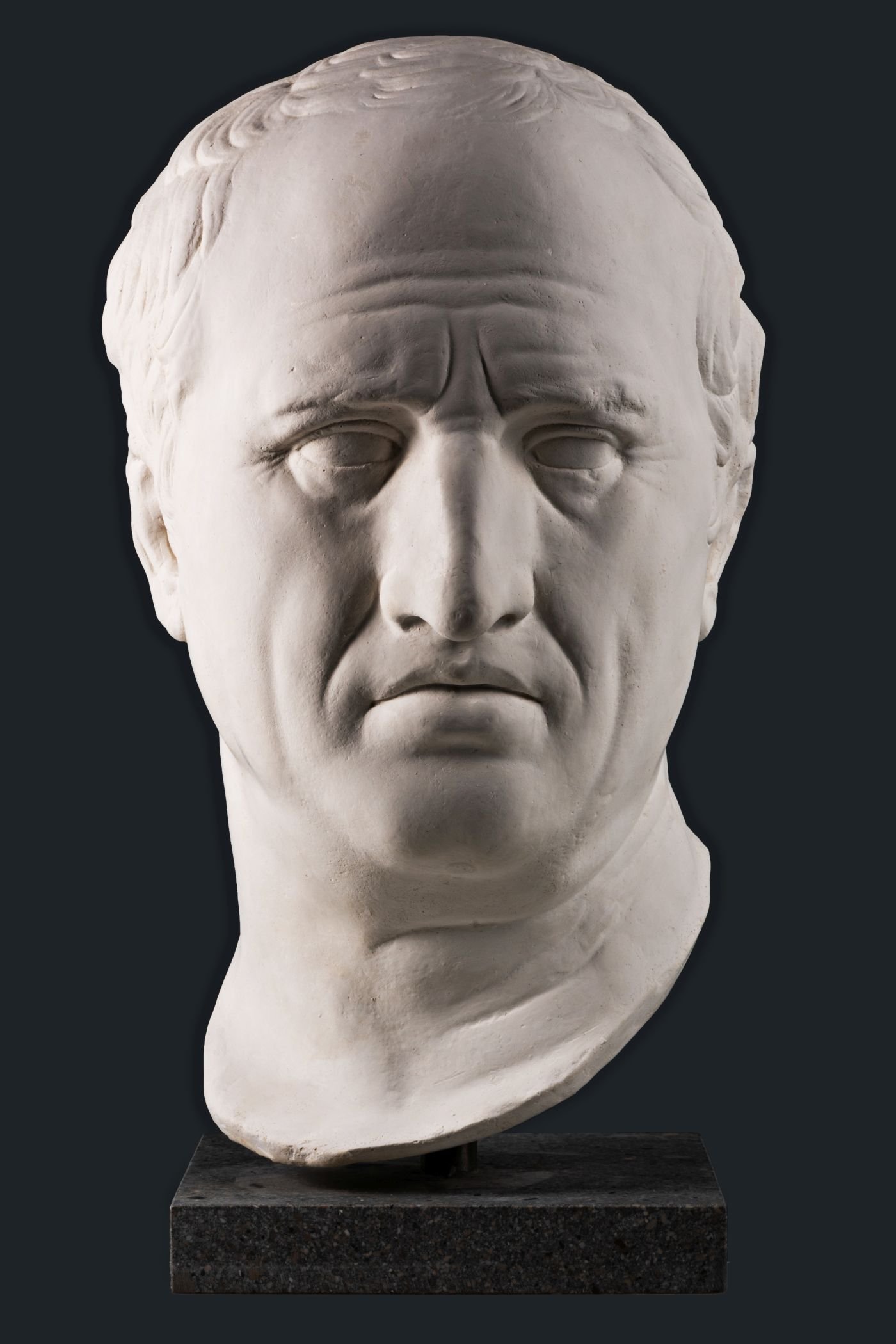 Schöpfer oder Zerstörer? Marcus Tullius Cicero gilt als Schöpfer des klassischen Lateins. Die von ihm geprägte Sprachkultur gilt fortan als kaum veränderlicher Idealzustand. Büste: Marcus Tullius Cicero, Gipsabguss, Archäologische Sammlung, Westfälische Wilhelm-Universität Münster.Archäologisches Museum der WWU Münster, Inv. A 254/ Lianna Hecht