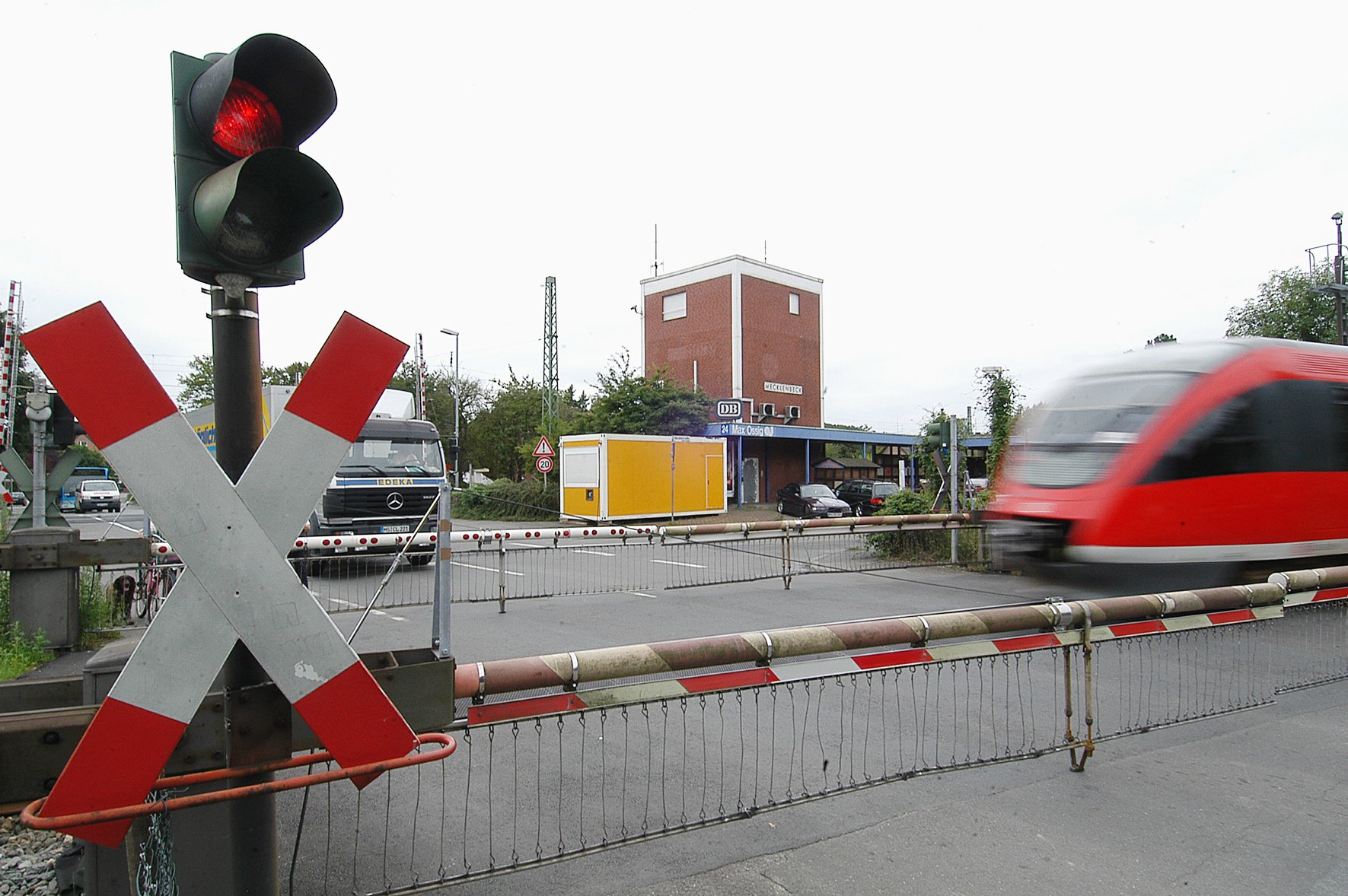 So sah es Jahrzehnte an der Heroldstraße aus: Lange Wartezeiten wurden den Verkehrsteilnehmenden abverlangt./Stadt Münster.