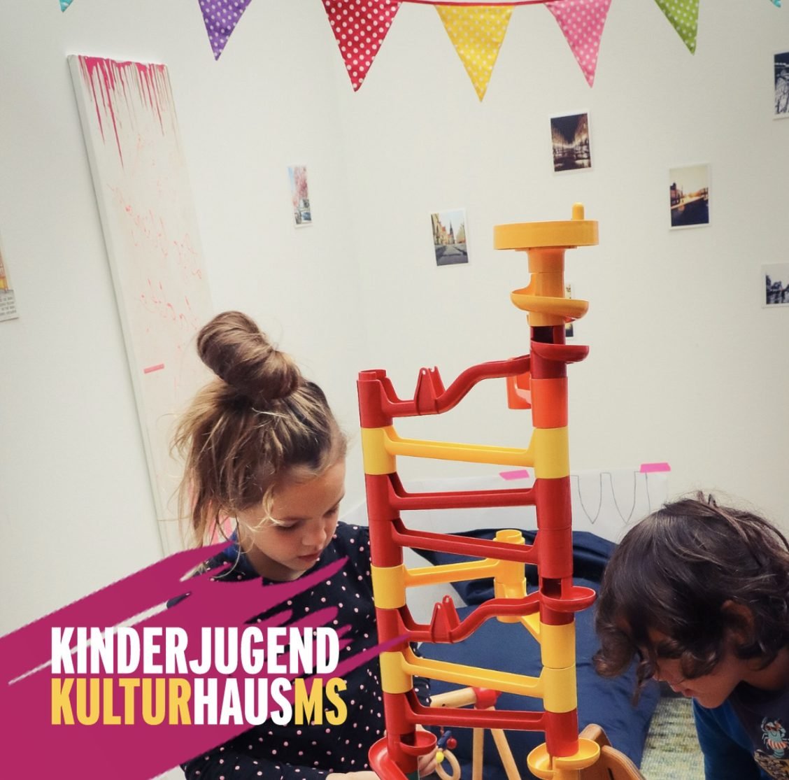 Beim PopUp 2 konnten sich Kinder kreativ in Workshops und Aktionen ausleben. Von Theater, Musik, bis hin zu Tanz-und Kunstprojekten - jeden Tag stand eine neue Aktion auf dem Programm.